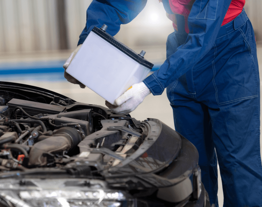 כך תחליפו מצבר בדרך הכי פחות מסובכת שאפשר