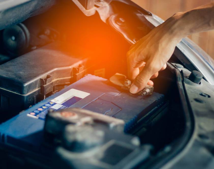 איך מחליפים מצבר במינימום זמן