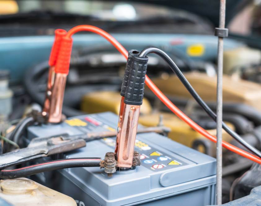 איך מחליפים היום מצבר לרכב