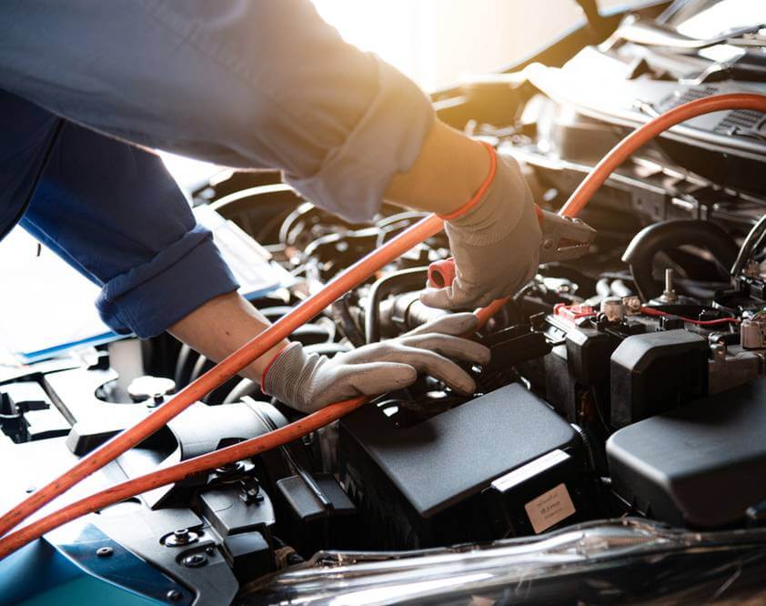 הרכב לא מניע הלך המצבר שירות חדש של מצבר עד הבית עושה סדר בנושא